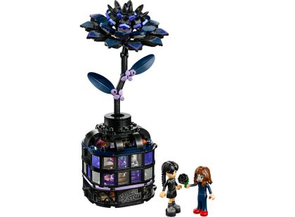 LEGO® Wednesday 76784 Černá jiřina