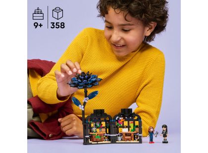 LEGO® Wednesday 76784 Černá jiřina