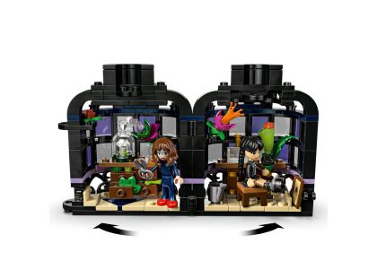 LEGO® Wednesday 76784 Černá jiřina