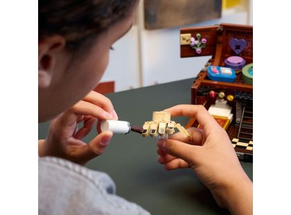 LEGO® Wednesday 76785 Věc a jeho byt