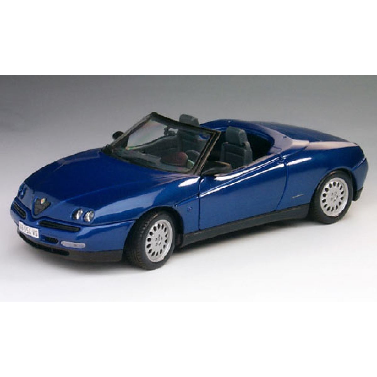 Maisto 1/18 Alfa Romeo Spider 1995 – Modèle Rouge Collection Sans Boîte