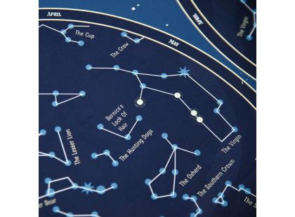 Mapa hvězd svítící ve tmě