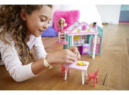 Mattel Barbie Chelsea a domeček