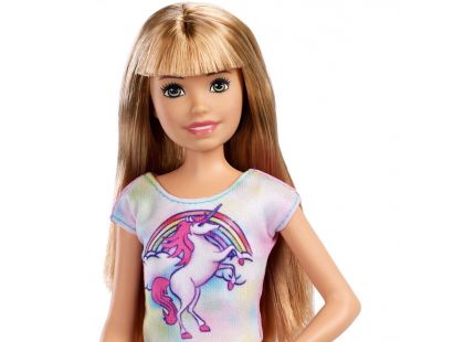 Mattel Barbie Chůva blondýnka v růžových šatech s jednorožcem FXG91