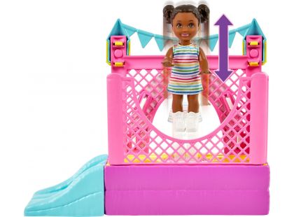Mattel Barbie Chůva se skákacím hradem Skipper