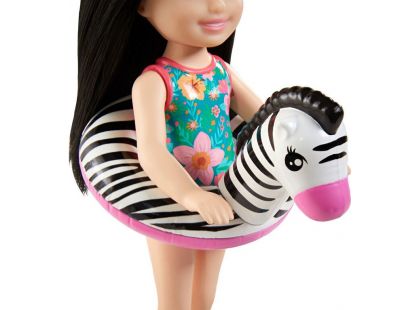 Mattel Barbie Dreamtopia Chelsea s doplňky na pláž černovláska