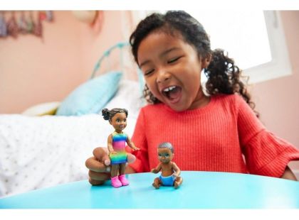 Mattel Barbie malí sourozenci holčička černoška