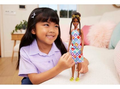Mattel Barbie modelka háčkované šaty