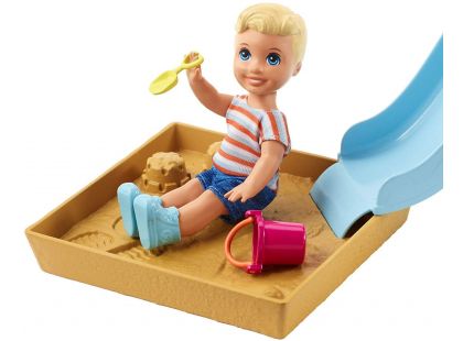 Mattel Barbie příběh z deníku chůvy pískoviště se skluzavkou