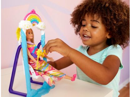 Mattel Barbie Princezna s duhovou houpačkou