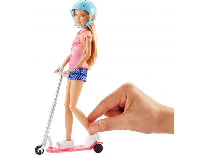 Mattel Barbie Stacie a skútr