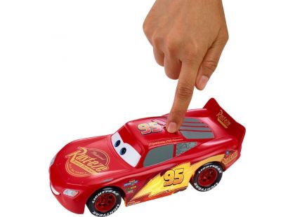 Mattel Cars 3 svítící závodní auta Lightning McQueen