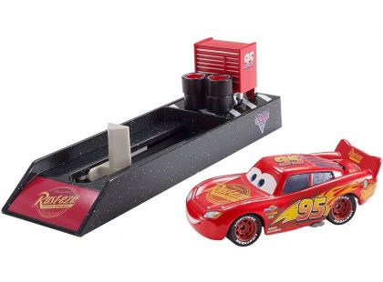Mattel Cars 3 Vystřelovač s autíčkem Blesk McQueen