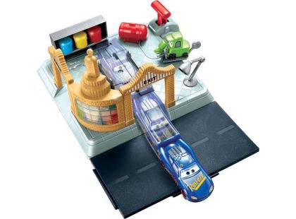 Mattel Cars action shifters herní set Ramonova lakovna
