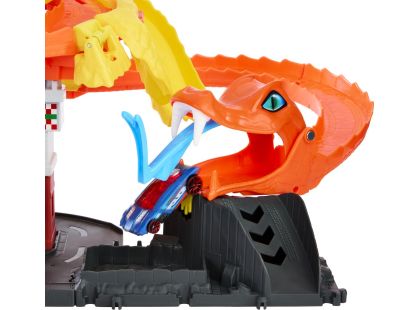 Mattel Hot Wheels City hladová kobra útočí na pizzerku - Poškozený obal