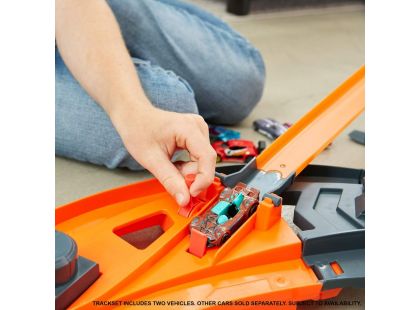 Mattel Hot Wheels track builder svislá dráha - Poškozený obal