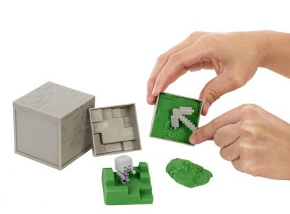 Mattel Minecraft mini těžba krumpáč