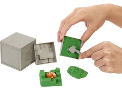 Mattel Minecraft mini těžba sekera