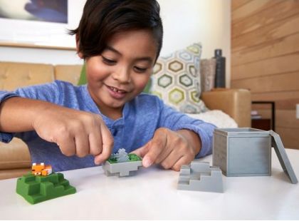 Mattel Minecraft mini těžba sekera