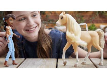 Mattel Spirit panenka a kůň Pru a klisna Chica Linda