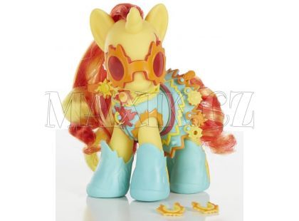 My Little Pony Kouzelný poník s oblečky a doplňky - Sunset Shimmer