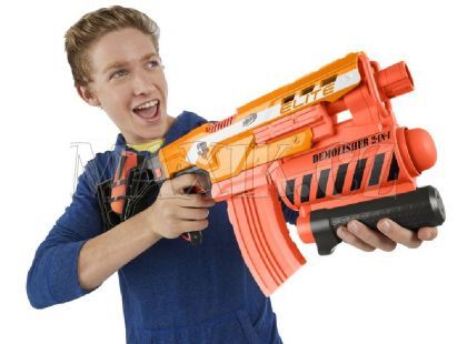 Nerf Demolisher na šipky a mega střely
