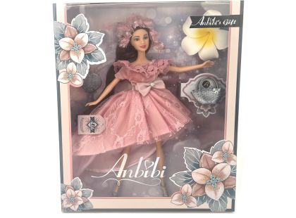 Panenka, růžové šaty 3