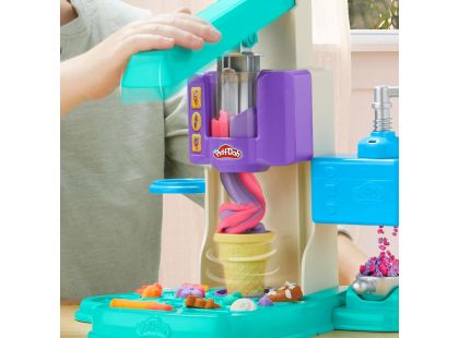Play-Doh Zakřivená zmrzlinárna