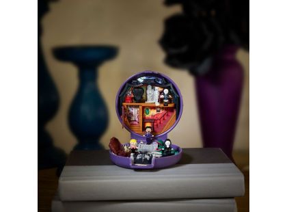 Mattel HXW25 Polly Pocket Sběratelská pocketka Addamsova rodina