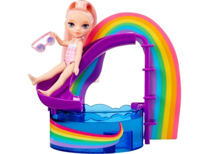 Rainbow High Sada s malou sestřičkou – bazén