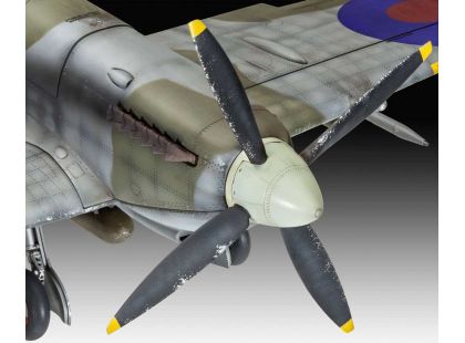Revell Plastic ModelKit letadlo 03927 Spitfire Mk.IXC 1 : 32