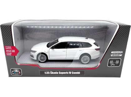 Sparkys 1:35 Škoda Superb IV Combi bílé