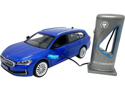 Sparkys 1:35 Škoda Superb IV Combi modré + nabíjecí stanice