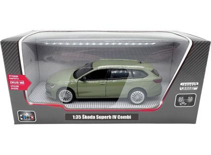 Sparkys 1:35 Škoda Superb IV Combi zelené