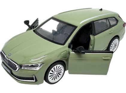 Sparkys 1:35 Škoda Superb IV Combi zelené