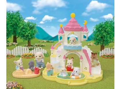 Sylvanian Families Duhové dětské hřiště s bazénem