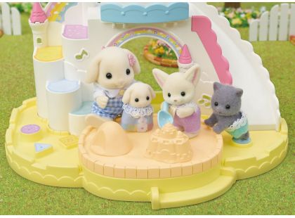 Sylvanian Families Duhové dětské hřiště s bazénem