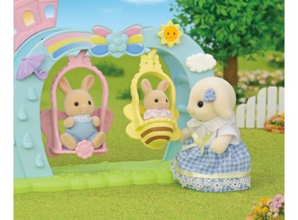 Sylvanian Families Duhové houpačky se skluzavkou