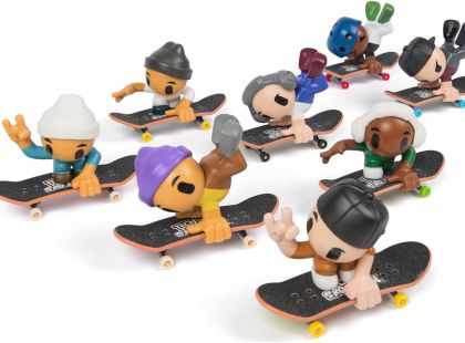 Tech Deck Sk8 Crew fingerboard s figurkou Dvojbalení černá čepice a modrá helma