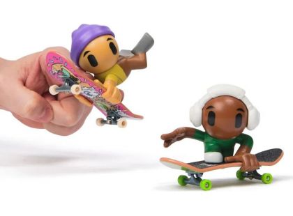 Tech Deck SK8 Crew fingerboard s figurkou Dvojbalení fialová čepice a bílá sluchátka