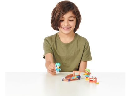 TM Toys Herní sada Bluey na cestách autíčko + figurky