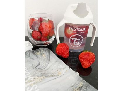 Twistshake učící netekoucí hrnek 230 ml bílý