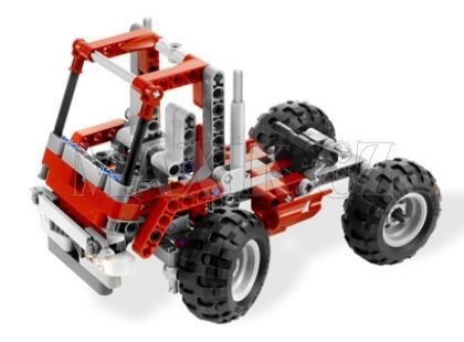 Závodní truck LEGO TECHNIC 8261